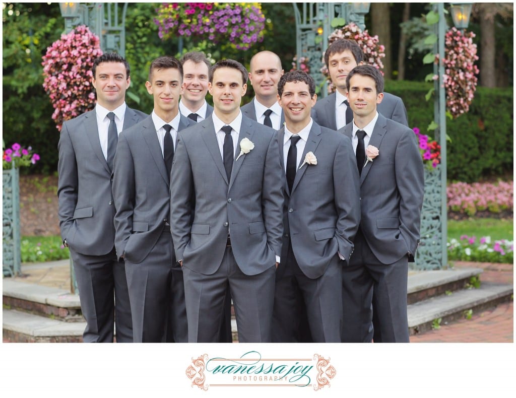 groomsmen photos