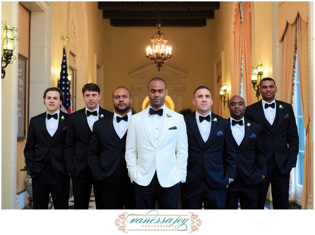 groomsmen photos