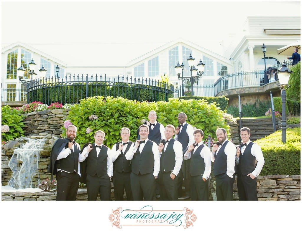 groomsmen photos