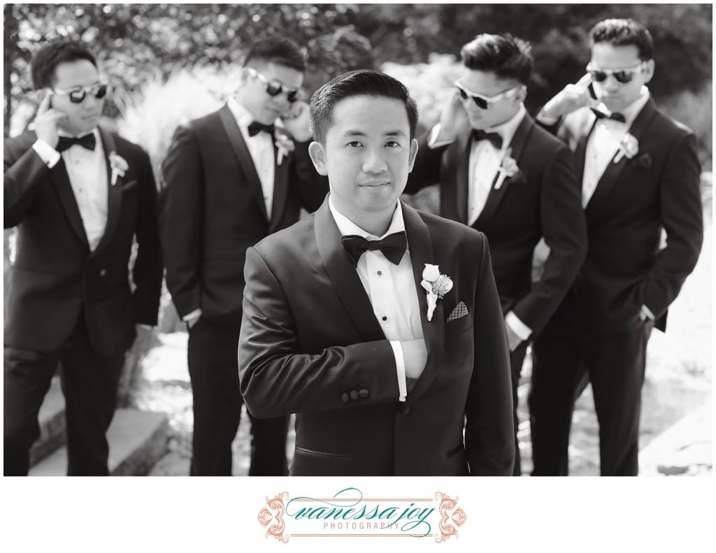 groomsmen photos