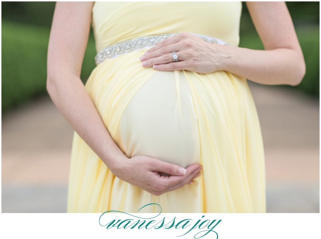 Philadelphia Maternity Photos, Rodin Art Museum, Yellow maternity gowns