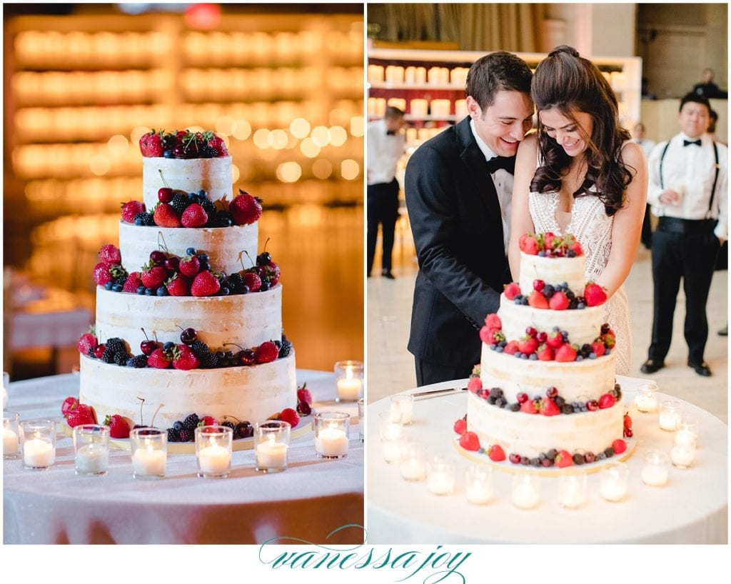 bride and groom cutting their cake at cipriani wall street 