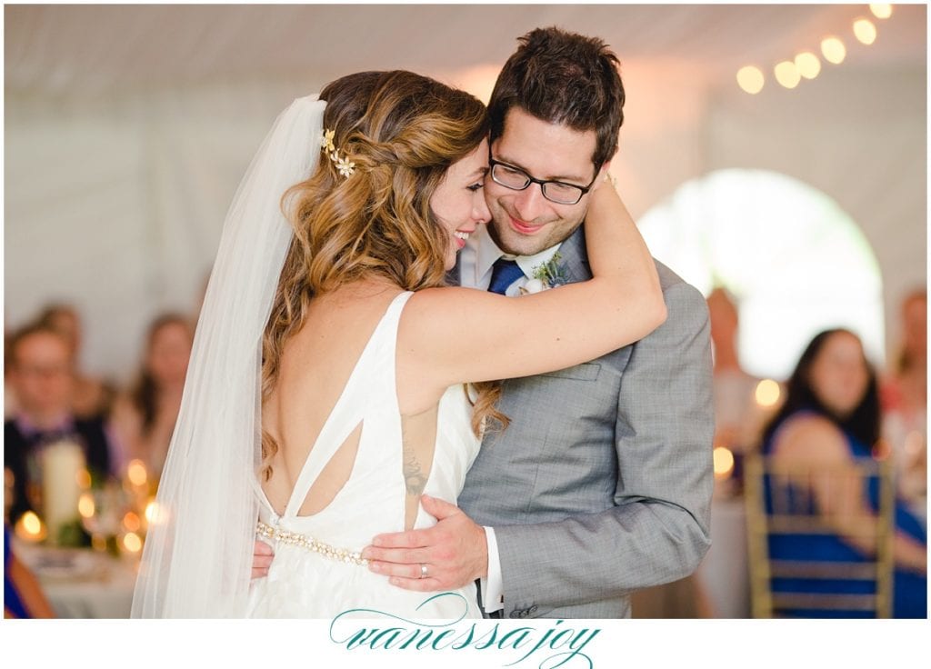 bride and groom first dance photos