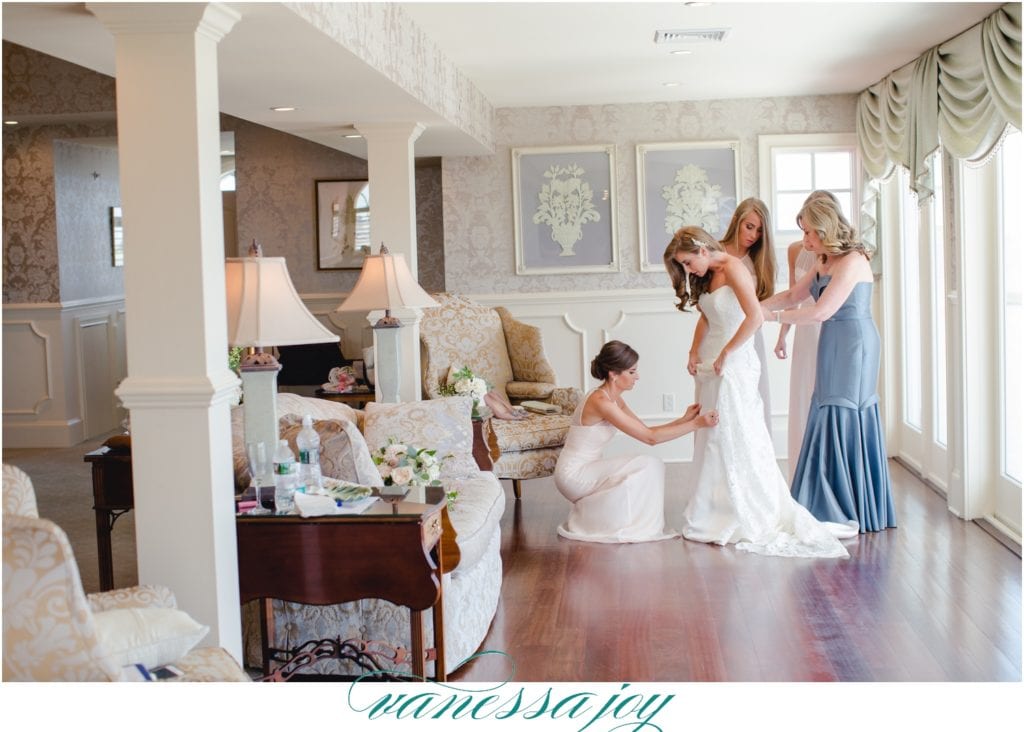 mallard island bride, sister bridesmaids