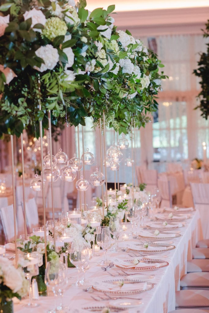 chic and modern wedding inspiration, white wedding inspiration 