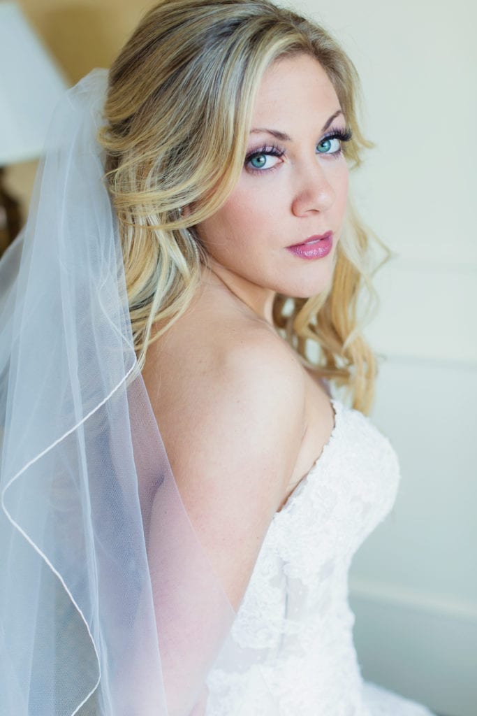 five must-haves for every bride's big day, bridal makeup, bride