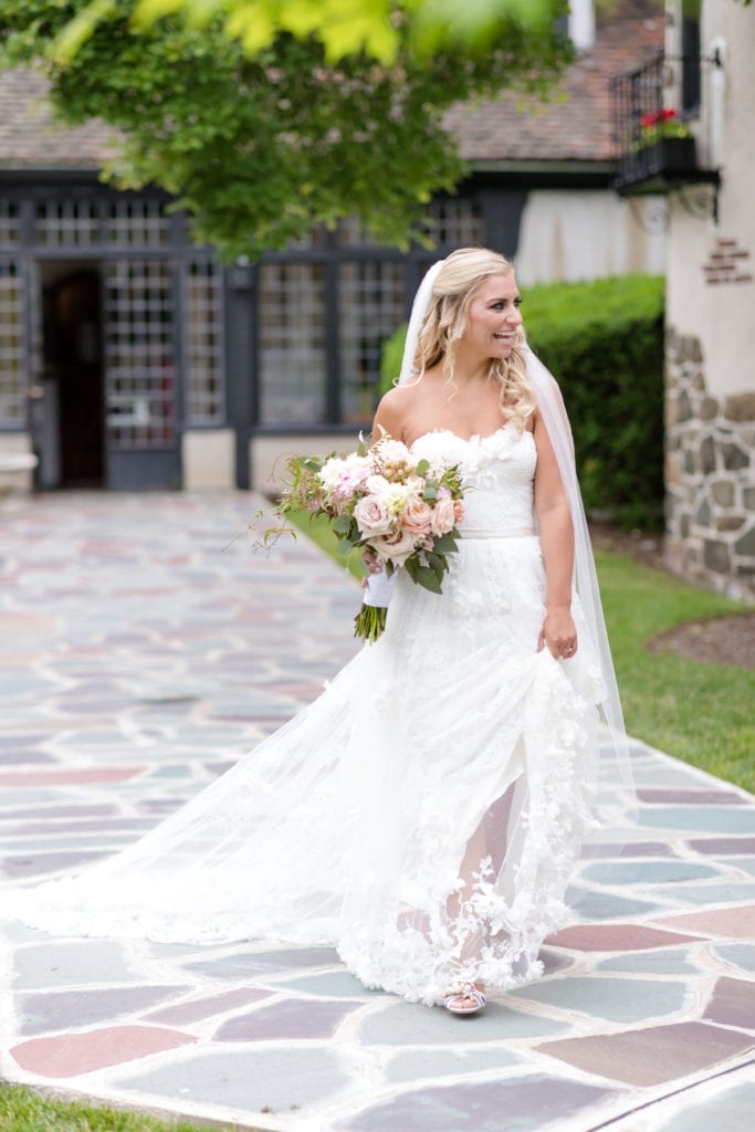 pleasantdale chateau, marchesa wedding gown