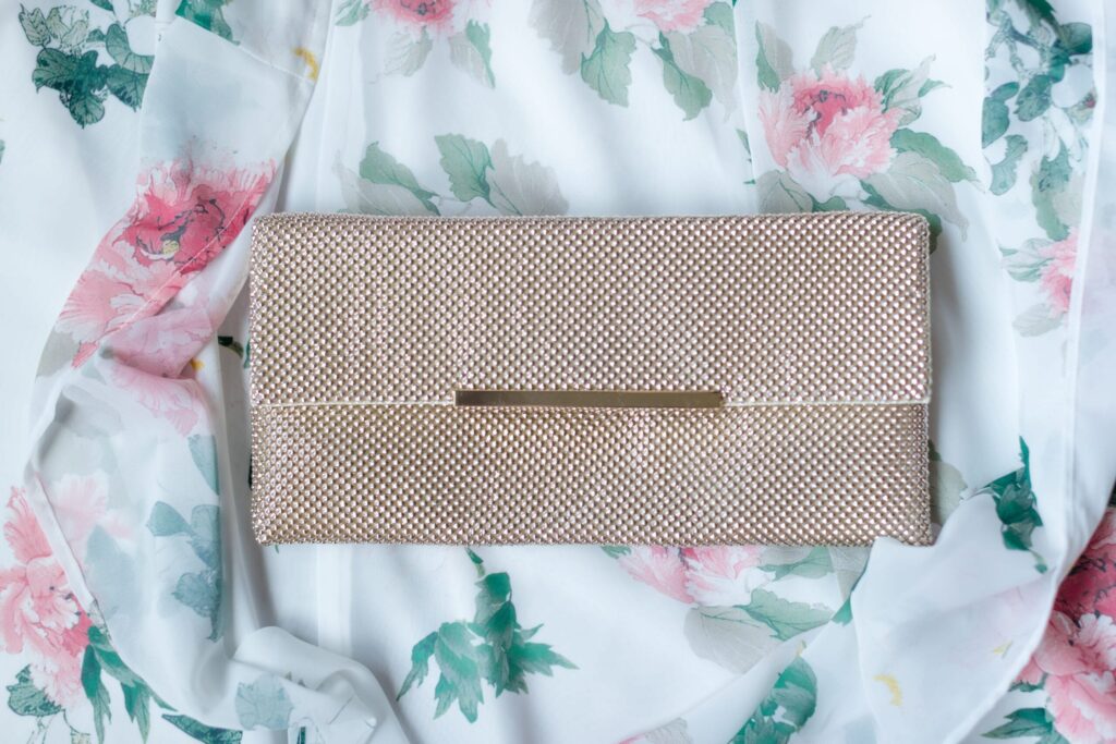 wedding detail shots, wedding clutch