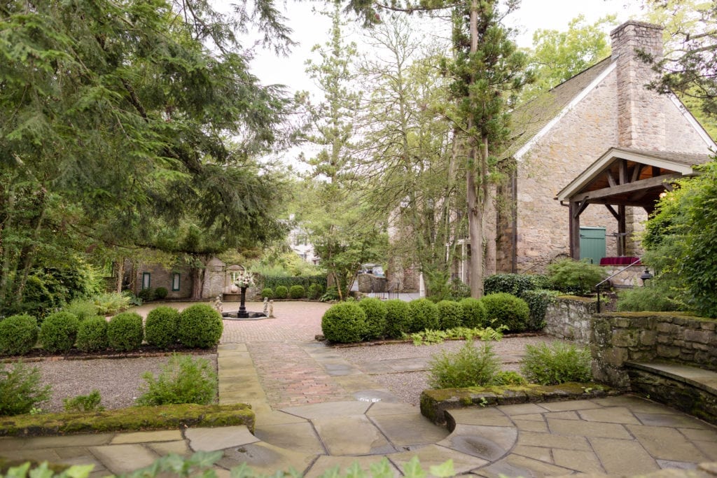 outside view of hollyhedge estate in bucks county