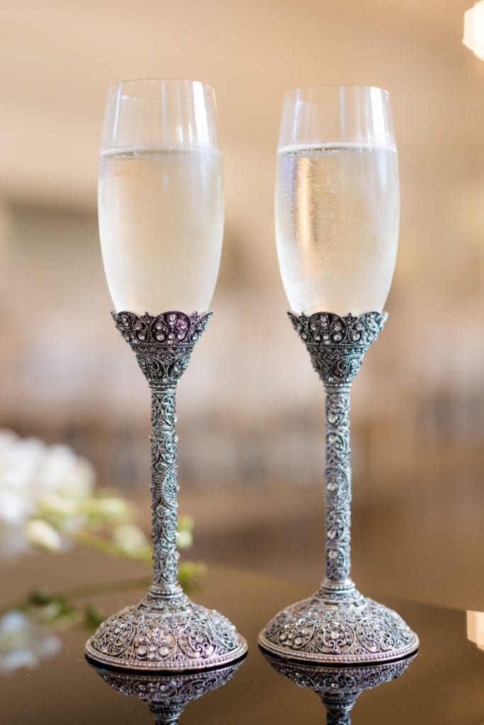 bride and groom champagne flutes