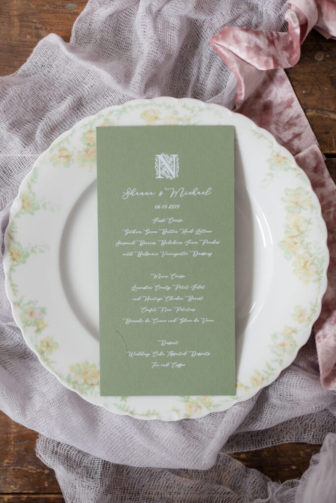 modern rustic wedding stationery, boho wedding tablescape 