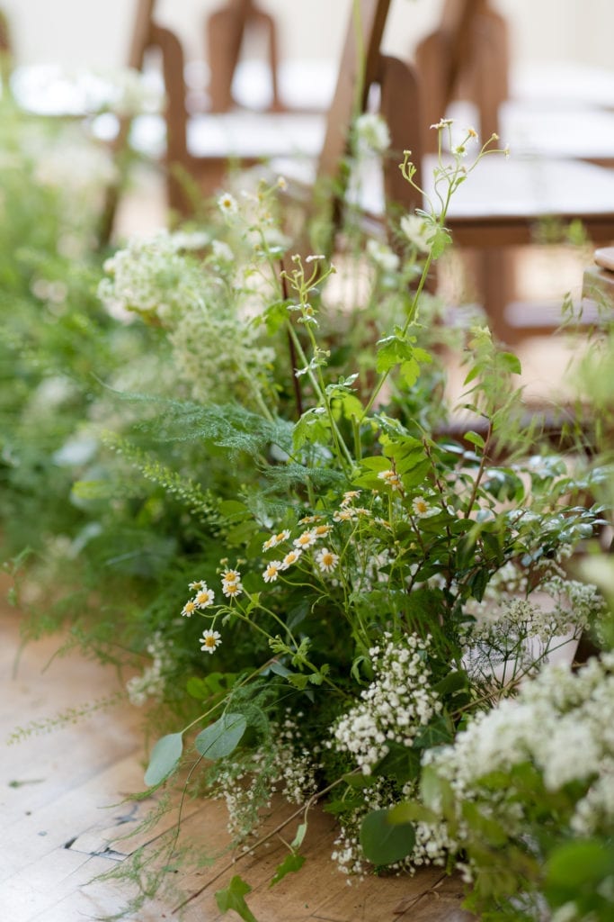 wildflowers at wedding, bohomeian wedding flowers