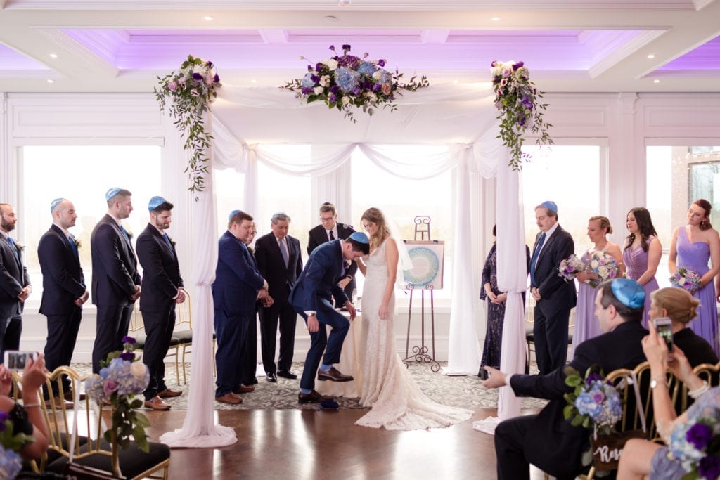 breaking of the glass, Jewish wedding