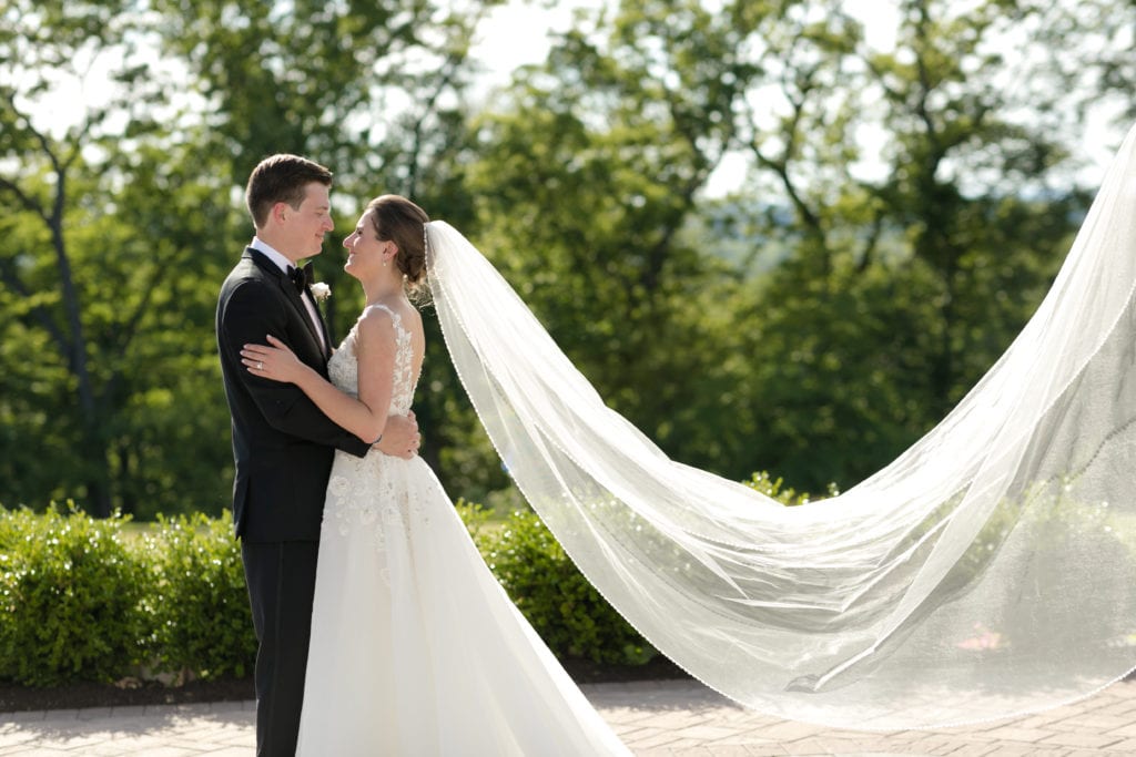 brides long veil, brides veil flowing