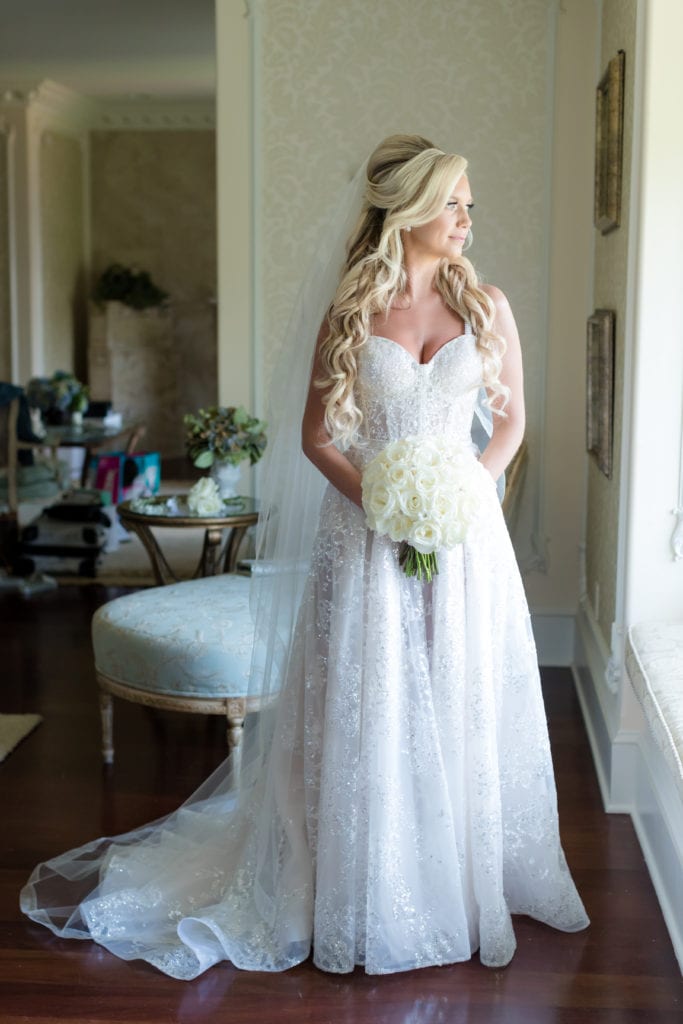 bride on her wedding day, bride in her bridal suite