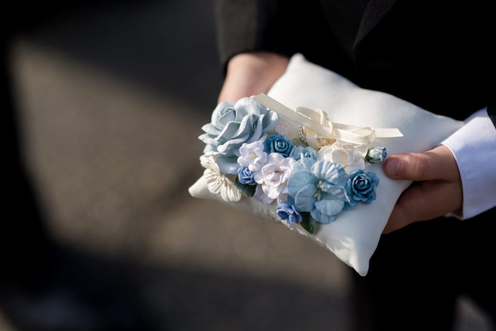 wedding garter and ring details