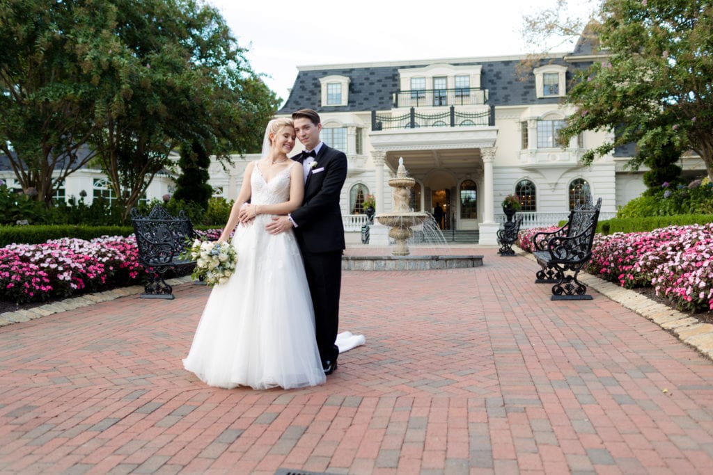 bride and groom outside of Ashford Estate 