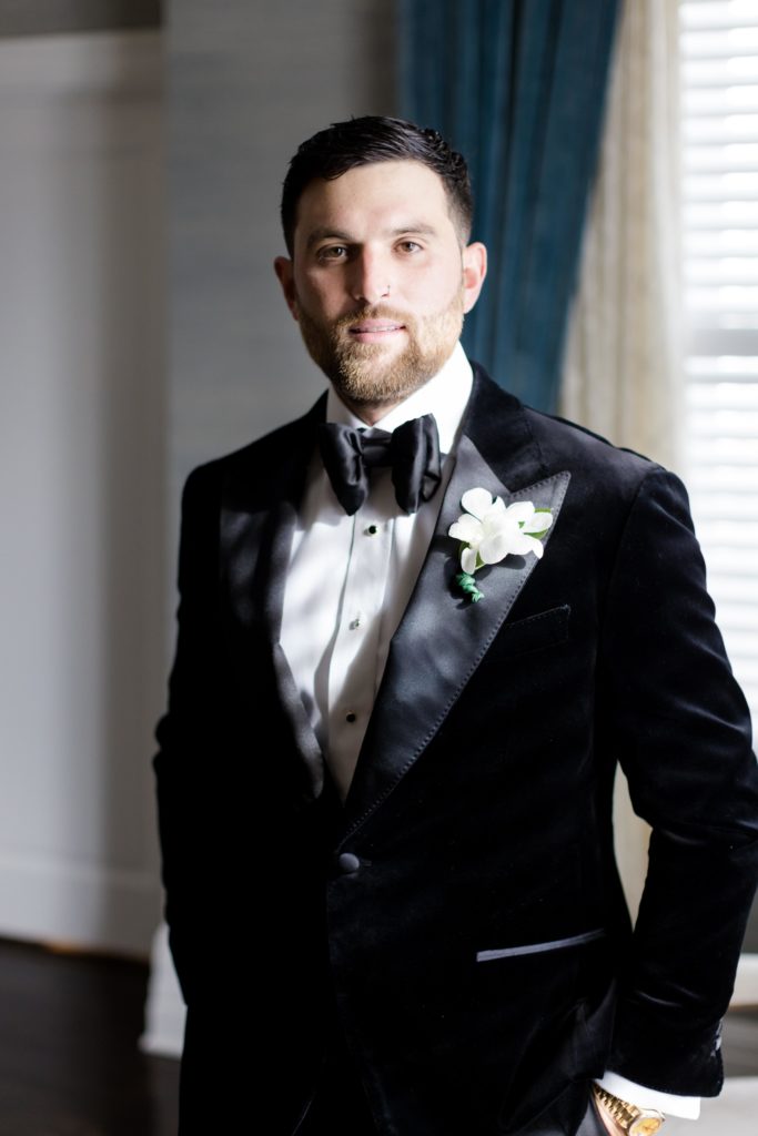 Groom's portrait shots, groom's preparations