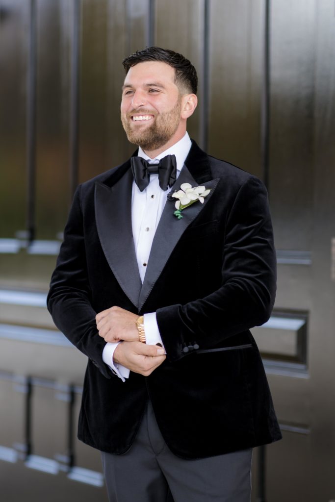 Groom's portrait shots, groom's preparations