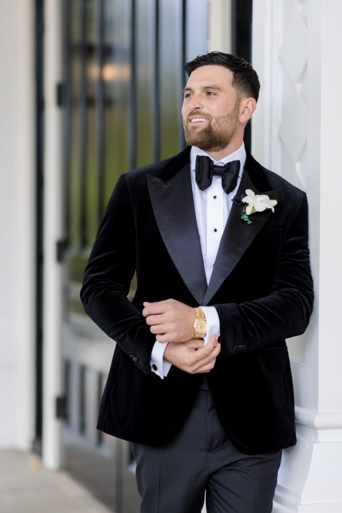 Groom's portrait shots, groom's preparations