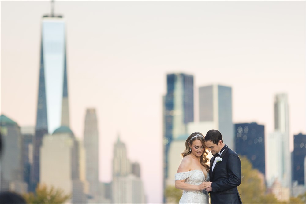  nyc skyline view liberty house wedding